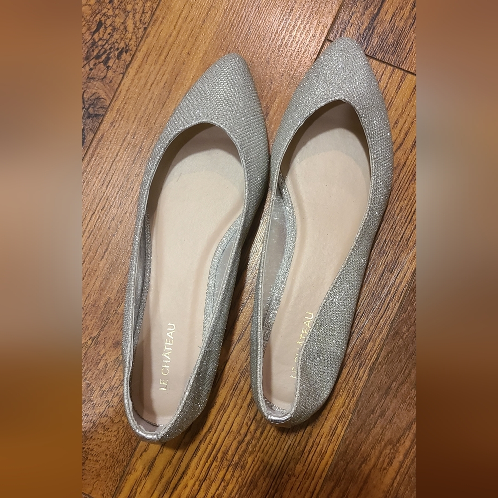 Flat sparkle shoes